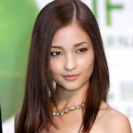 黒木メイサの本名？旧姓？ハーフクォーター？父親？実家出身？母親や兄弟や姉や両親を調査