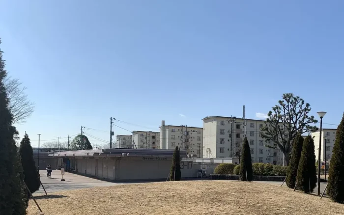 幼少期は町田市の団地育ち?