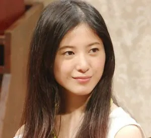 吉高由里子さんの本名は?公式情報は「非公開」?「早瀬由里子」は旧芸名?本名?その真相は